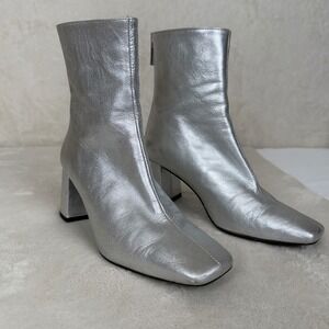 Intentionally Blank Silver Leather Block Heel Ankle Booties Modern Size EU36 US6